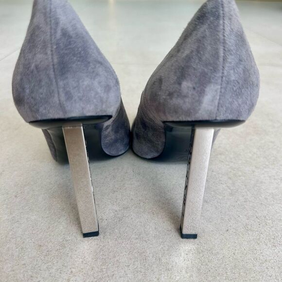 Chanel Logo Embossed Metallic High Heel Grey Suede Pumps EU 39 US 8-8.5 - Picture 9 of 13